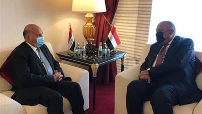 سامح شكري يلتقي نظيره العراقي على هامش زيارته للدوحة