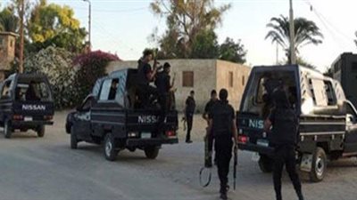 القبض على طالب ابتز فتاة بنشر صور ومقاطع فيديو لشقيقتها مقابل مبالغ مالية في سوهاج 