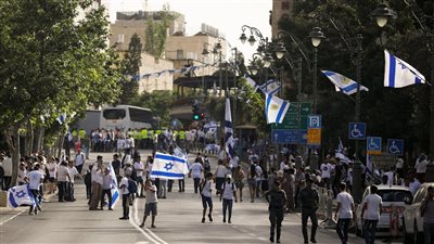 الأمن الإسرائيلي يعلن استعداده لمواجهة أي عنف بسبب مسيرة الأعلام في شوارع القدس غدًا 