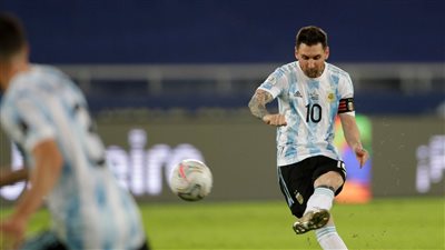 ميسي يقود هجوم الأرجنتين أمام أوروجواي في كوبا أمريكا