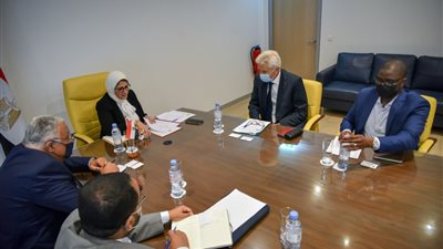 وزيرة الصحة: مصر تنتج 8 أصناف من أدوية الإيدز