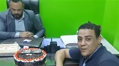 زوج في الأقصر يقيم حفل طلاق: 