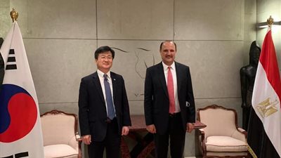 السفير المصري في سول يستقبل وزير تدبير الاحتياجات الدفاعية الكوري