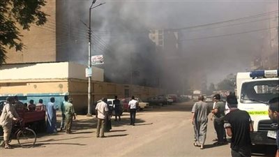 السيطرة على حريق داخل مستشفى سوهاج العام (صور)