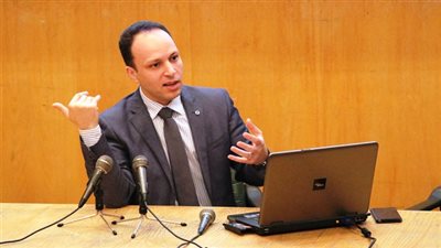 استشاري تغذية: تركيز الحامضية في المعدة أقوى من وصفة الزبادي بالليمون