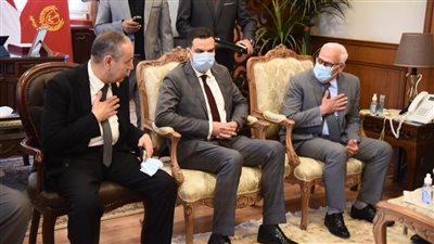 محافظ بورسعيد يستقبل نواب لجنة الإدارة المحلية بالديوان العام (صور)