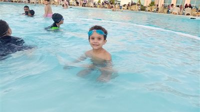 فنان يتقدم بشكوى لمجلس الوزراء ضد أحد الأندية بـ6 أكتوبر لرفض نزول نجله حمام السباحة الخاص بأبناء الضباط