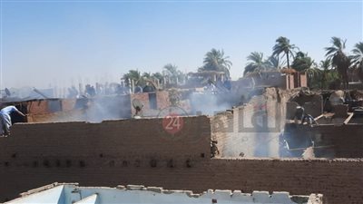 حريق هائل يلتهم عددًا من المنازل في قرية المشاودة بسوهاج (صور)