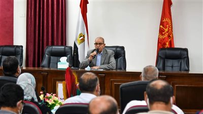 وكيل تعليم بورسعيد يجتمع برؤساء لجان امتحانات شهادة الدبلومات الفنية ‏ 