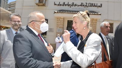 رئيس جامعة القاهرة: نعمل على تغيير الصورة المغلوطة عن المرأة