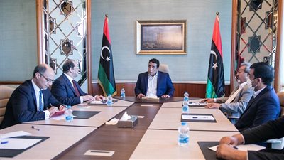 رئيس المجلس الرئاسي الليبي يوجه دعوة إلى السيسي لزيارة ليبيا