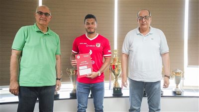 الأهلي يضم مصطفى خليل لتدعيم فريق اليد