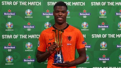 دومفريس يفوز بجائزة رجل مباراة هولندا والنمسا 