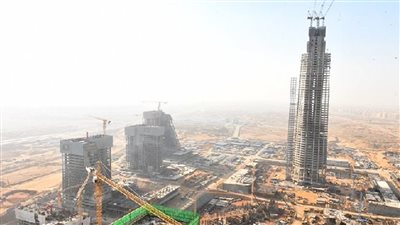 مدير حي المال والأعمال بالعاصمة الإدارية يكشف كواليس بناء أطول برج في إفريقيا (فيديو)