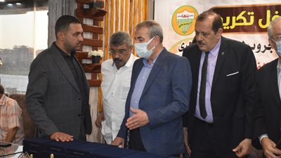 رجل أعمال يهدي لاعبي بنها نصف مليون جنيه للصعود للممتاز ب 