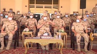 وزير الدفاع يشهد المرحلة الرئيسية للمناورة 