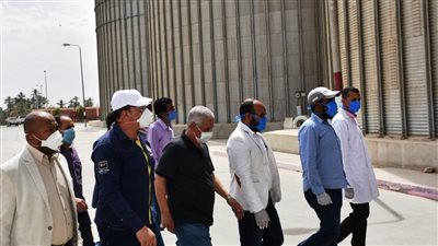 محافظ أسوان يتابع تسلم الصوامع والشون والبنكر محصول القمح