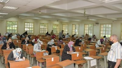 الحكومة تكشف حقيقة إلغاء مجانية التعليم في الجامعات الحكومية