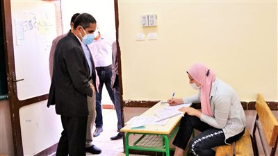محافظ الغربية يتابع لجان امتحانات الدبلومات الفنية.. ويشدد على تطبيق الإجراءات الاحترازية