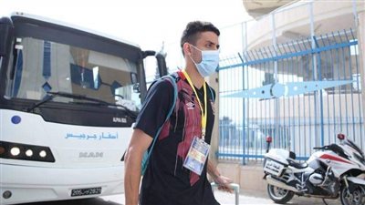 دوري أبطال إفريقيا.. حافلة الأهلي تصل إلى ملعب مباراة الترجي (صور)