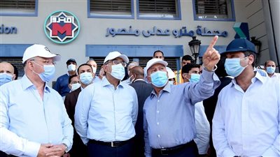 وزير النقل: افتتاح أول مرحلتين بمشروع القطار الكهربائي أكتوبر المقبل