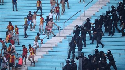 الأمن التونسي يسلم مراقب المباراة تعهدًا بتأمين لاعبي الأهلي