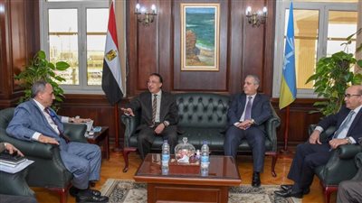 خلال استقباله وفدًا من 