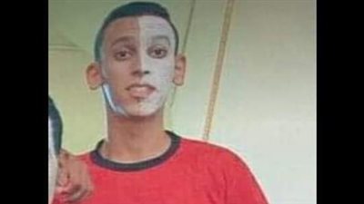 لحظة العثور على جثة طالب جامعي انتحر شنقًا في قنا (فيديو)