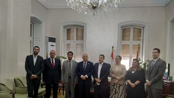 اجتماع التعليم مع