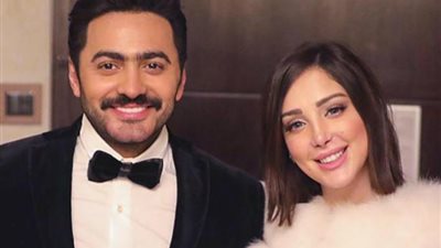 راقية.. تامر حسني يُشيد بـ قادرين يا حب لـ بسمة بوسيل