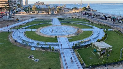 محافظ بورسعيد يعلن قرب الانتهاء من مشروع ساحة مصر (صور) 