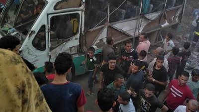 الدفع بـ10 سيارات إسعاف لموقع حادث تصادم قطار بأتوبيس في حلوان 