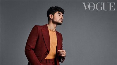 مجلة فوج البريطانية تمنح الفنان أمير المصري لقب 