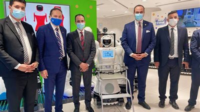 رئيس هيئة الرعاية الصحية يدرس إدخال تكنولوجيا الروبوتات الذكية في المستشفيات