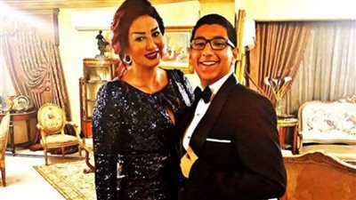 وفاء عامر تحتفل بتخرج نجلها عمر في مدرسة التراث الثانوية (فيديو)