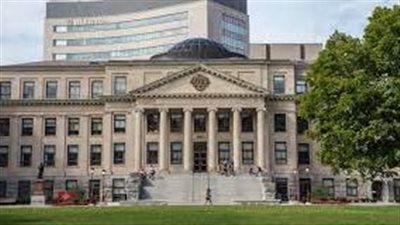 سفير مصر بكندا يلقي محاضرة حول محددات وأولويات الأمن القومي المصري بجامعة أوتاوا