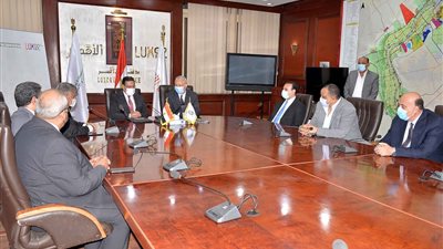 على مساحة 4 آلاف متر.. توقيع عقد إنشاء مشروع سكني تجاري إداري بمدينة أرمنت