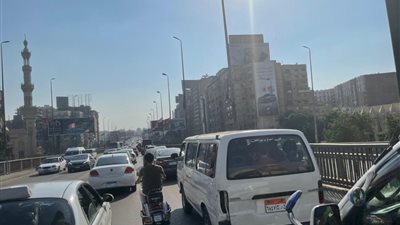 تكدس مروري أعلى كوبري 15 مايو (صور)