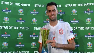 بوسكيتس رجل مباراة إسبانيا وسلوفاكيا في 