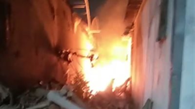 ننشر أول صور من حريق وزارة الزراعة 