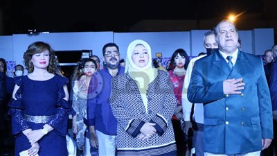 إلهام شاهين وخالد الصاوي يتسلمان جوائز الأفضل في حفل 