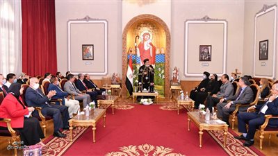 البابا تواضروس يستقبل أعضاء اتحاد الصيادلة العرب بعد اختياره شخصية العام