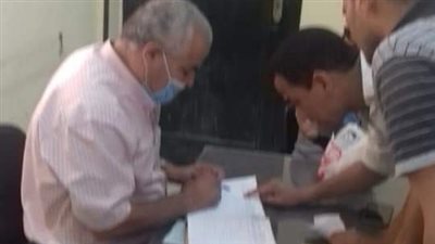 بسبب الغياب وترك العمل.. إحالة 12 موظفًا للتحقيق بالمنيا