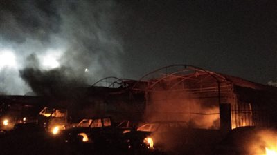 رئيس حي الدقي: حريق وزارة الزراعة التهم 6 سيارات وأتوبيسًا.. وجارٍ السيطرة عليه 