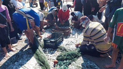 شهيد لقمة العيش.. وفاة صياد خلال عمله بشاطئ بورسعيد