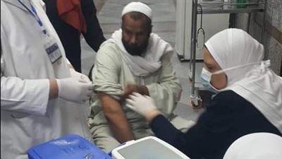 تطعيم مرضى الغسيل الكلوي بمستشفى المحمودية المركزي بالبحيرة ضد كورونا (صور) 