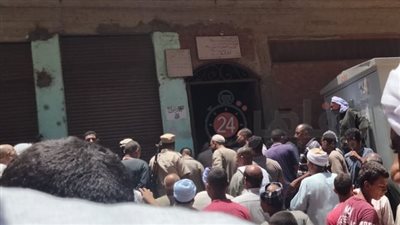 مزارعو سوهاج يشكون نقص الأسمدة بالمستودعات والجمعيات الزراعية (صور وفيديو)