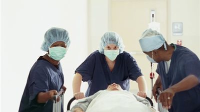 أبرزها كليوباترا وصيدليات 19011.. صفقات الاستحواذ في القطاع الطبي خلال 2021