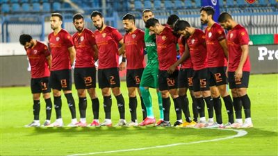 لاعبو سيراميكا كليوباترا يدعمون المدير الإداري في مباراة الأهلي