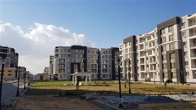 مساعد نائب رئيس المجتمعات العمرانية يزور مشروعات الإسكان في أكتوبر الجديدة